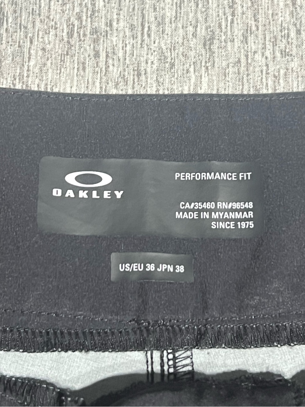 Oakley Men’s Black & Red Floral Swim Board Shorts - Picture 4 of 13